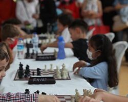 23 Nisan satranç turnuvası heyecanı başladı