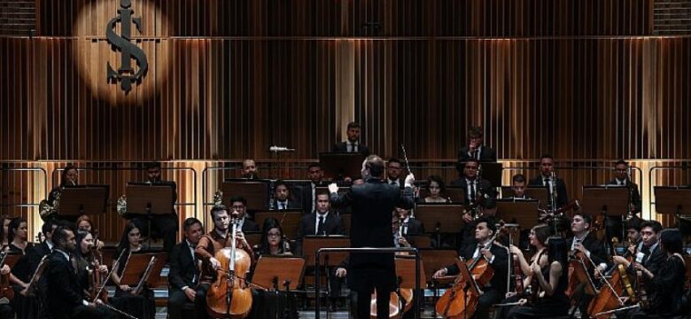Venezuela Simon Bolivar Senfoni Orkestrası Fırtına Estirdi