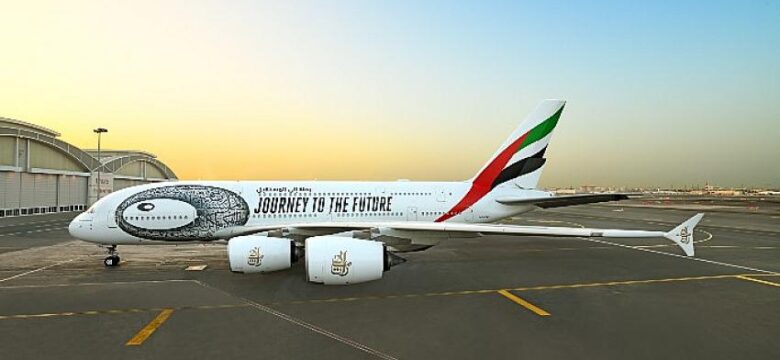 Emirates, Dubai’nin gelecek vizyonunu gökyüzüne taşıyarak Museum of the Future’a özel olarak giydirilen A380’i görücüye çıkarıyor