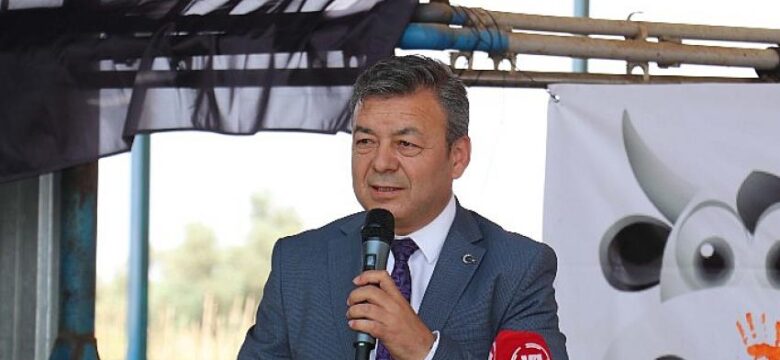 İzmir Valisi Köşger: Bu vatanı hep beraber yılmadan her şart ve koşulda üreterek çok daha kıymetli hale getireceğiz