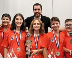 Genç Satranç Milli Takımı Avrupa’dan Madalyalarla Dönüyor