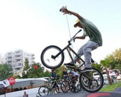 Karşıyaka’da Zeynep Aslan Bisiklet Parkuru Açıldı