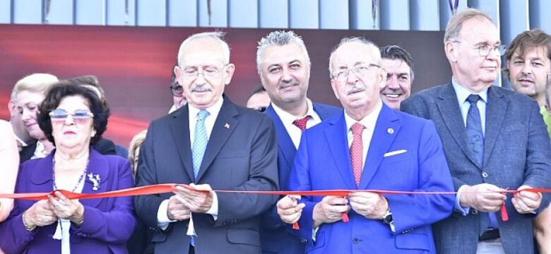 Malkara Belediye Başkanı Ulaş Yurdakul CHP Genel Başkanı Kemal Kılıçdaroğlu’nun Gerçekleştirdiği Tekirdağ Büyükşehir Belediyesi Yeni Hizmet Binasının Açılış Törenine Katıldı