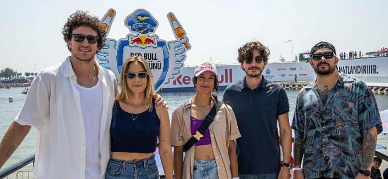 Red Bull Uçuş Günü’nde ünlü geçidi
