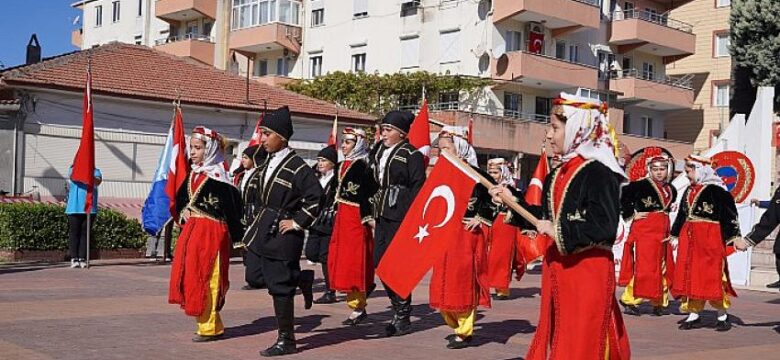 Altınova’da düşman işgalinden kurtuluşun 100. yıl coşkusu yaşandı.