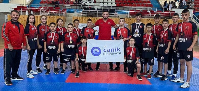 Canik Belediyespor Şampiyonaya Damga Vurdu