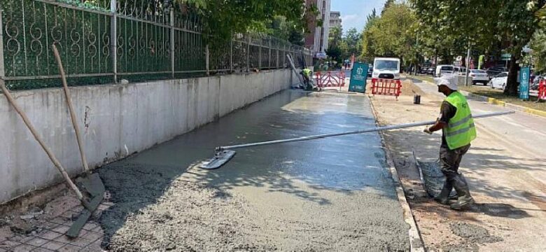 İzmit Atatürk Bulvarı’nda asfalt serimine başlandı