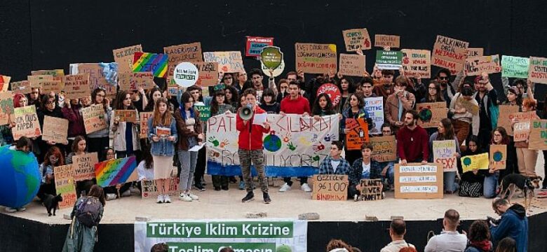 Karbon Nötr ve Yaşanabilir Bir Türkiye İçin Gençler Sokakta