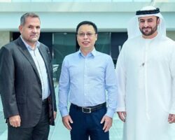 Emirates ve teknoloji devi Huawei yolcu deneyimi odaklı çalışmaları inceledi