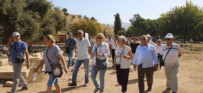 Yaşlılar Günü’nü 100 Yaş Evi Üyeleri Kültür Turu ile Geçirdi