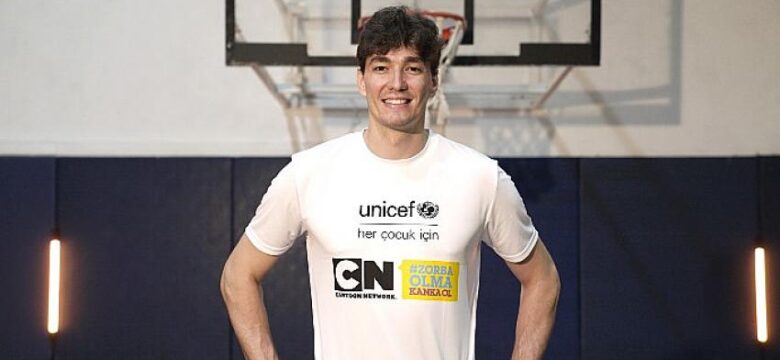 Cedi Osman çocuklara ‘Zorba Olma Kanka Ol’ dedi