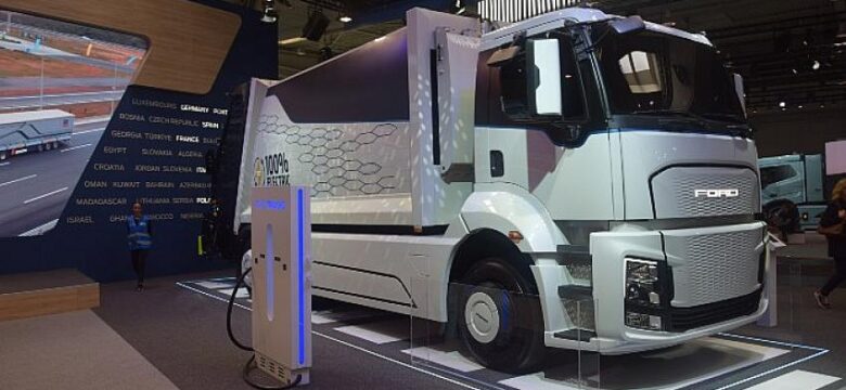 Ford Trucks’ın ürettiği ilk elektrikli kamyon, Pirelli R01 ile buluştu