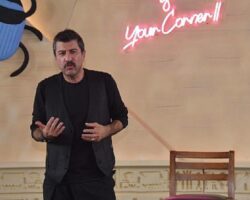 Ünlü oyuncu Hakan Bilgin İzmir’de oyuncu adaylarıyla tecrübelerini paylaştı