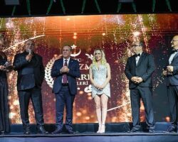 Hayriye Vurdu Organizasyonluğunda KKTC Turizm ve Başarı Ödülleri Yapıldı