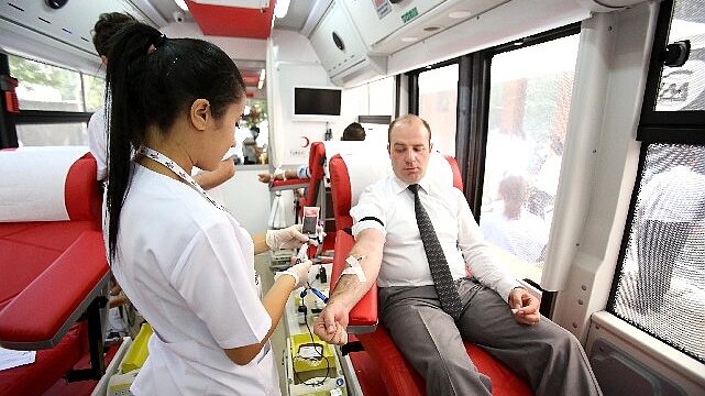 Türk Kızılay'ın kan bağışı ekipleri 15 Temmuz'da meydanlarda olacak