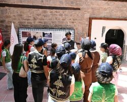 Genç KOMEK Öğrencileri Konya'nın Tarihi Şahsiyetlerini Yakından Tanıdı