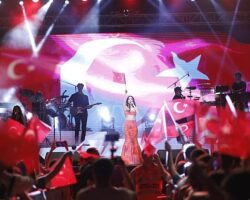 Aydın Büyükşehir Belediyesi bu yıl da 19 Mayıs Atatürk’ü Anma, Gençlik ve Spor Bayramı’nı coşku içerisinde kutladı