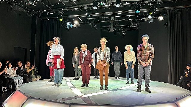 İstanbul Büyükşehir Belediyesi Şehir Tiyatroları, “Sivrisinekler” adlı oyununu 11. Frankfurt Türk Tiyatro Festivali kapsamında Frankfurt seyircisiyle buluşturdu