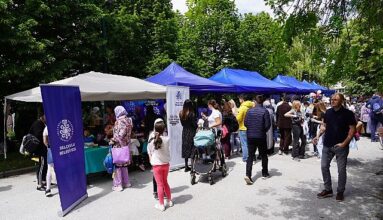 Selçuklu Belediyesi, her yıl Bosna Hersek’in Saraybosna ve Zenica şehirlerinde  düzenlenen “Türkiye Günleri Çocuk Şenliği”nde