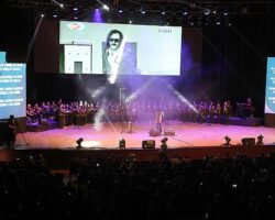 Selçuklu Belediyesi Sanat Akademisi Çocuk Korosu, Cem Karaca Şarkıları konseriyle izleyicilere nostaljik bir gece yaşattı