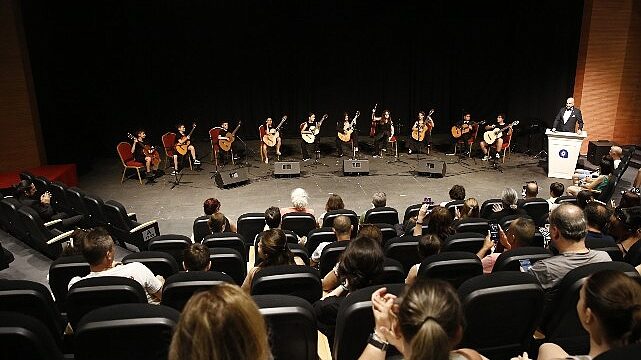 Yıldız Kenter Sahnesi’nde harika konser