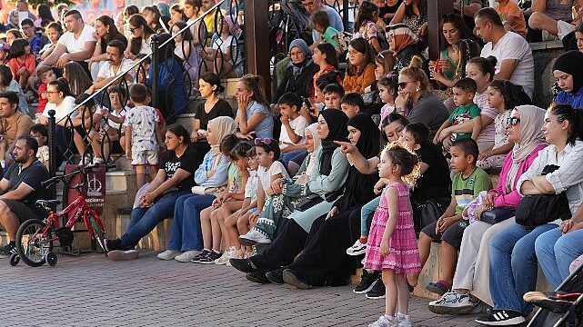 Şehir Tiyatrosu Açık Havaya Çıktı