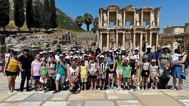 Tepe Kurumsal Çözümler TEGV öğrencilerine özel tarih turu düzenledi