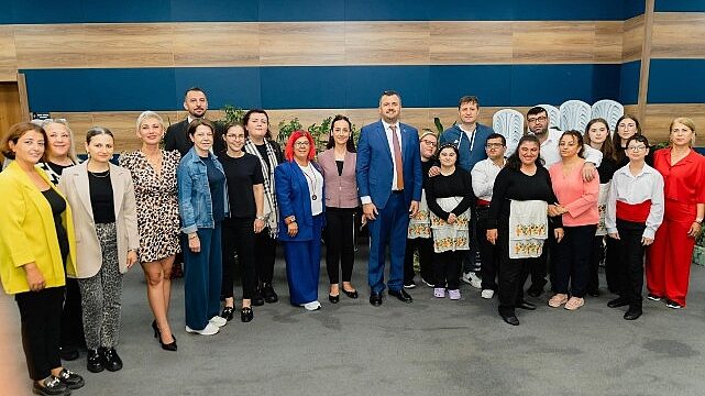 Başkan Taşyasan’dan özel çocuklara moral gecesi