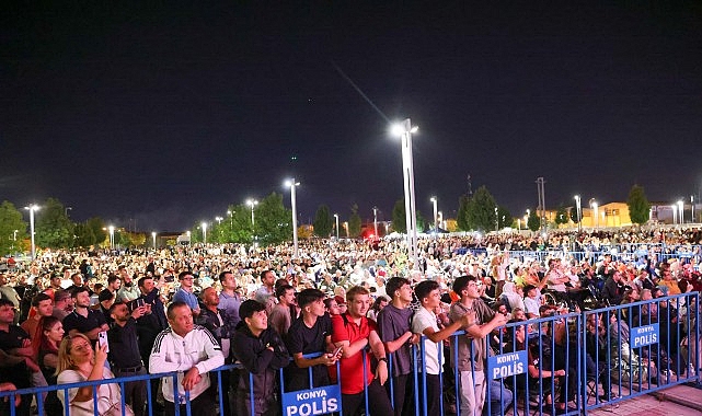 Ferdi Tayfur Şarkıları Bu Kez Açık Havada Binlerce Sanatseverle Buluştu