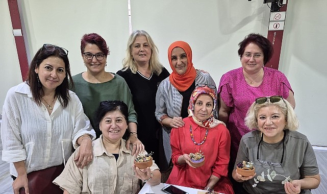 Gölcük’te Kadınlar Kendi Mumlarını Tasarladı