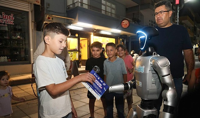 İnsansı Robot Canik Sokaklarında