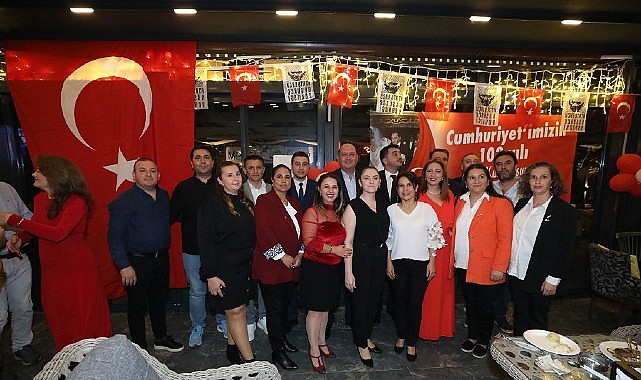 Menderes’in Her Noktasında Cumhuriyet Coşkusu