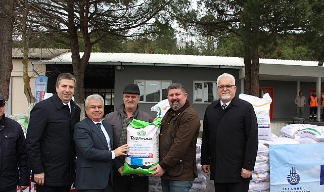 İBB’den Çiftçilere Tohum ve Hasat Makinesi Desteği