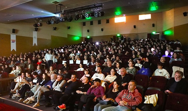 Maltepe’de Dünya Tiyatro Günü “Hamlet” ile Kutlandı