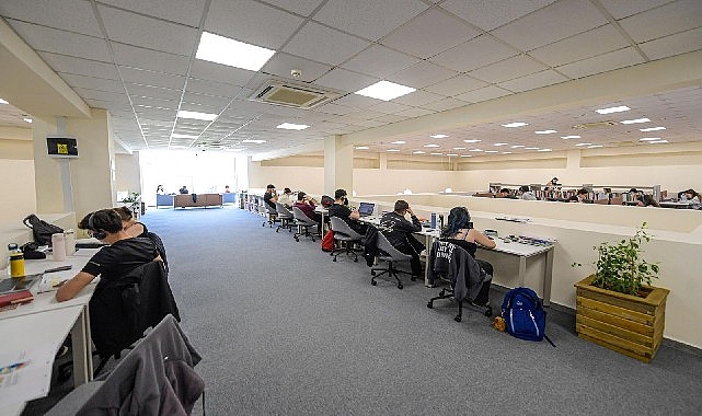 Hasan Ali Yücel Kütüphanesi yoğun ilgi görüyor